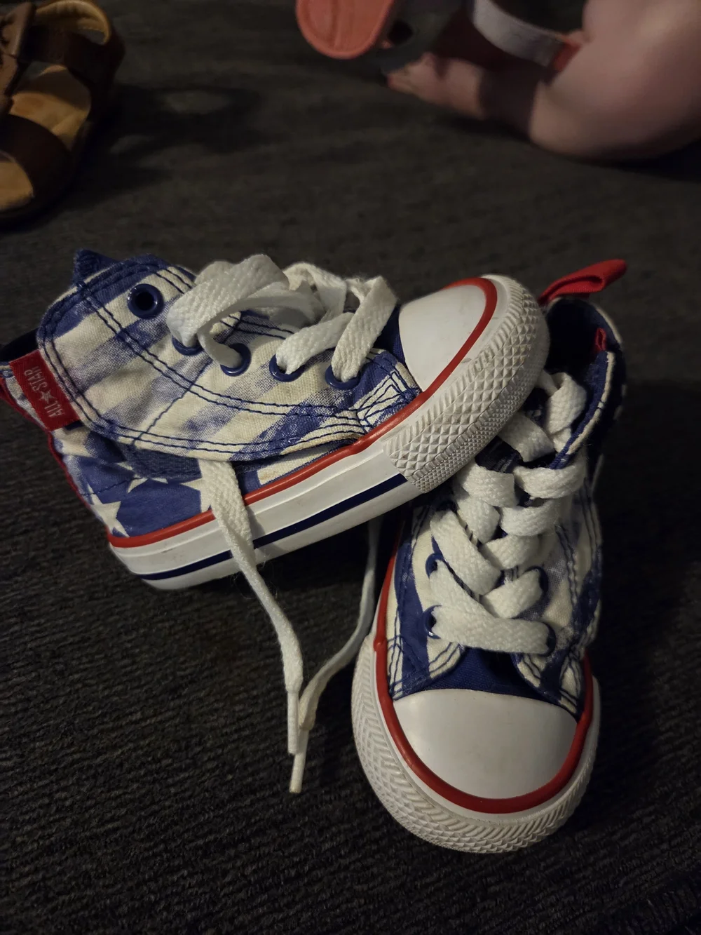 Kids High-Top Converse Sneakers in Blue & White with Red Trim
